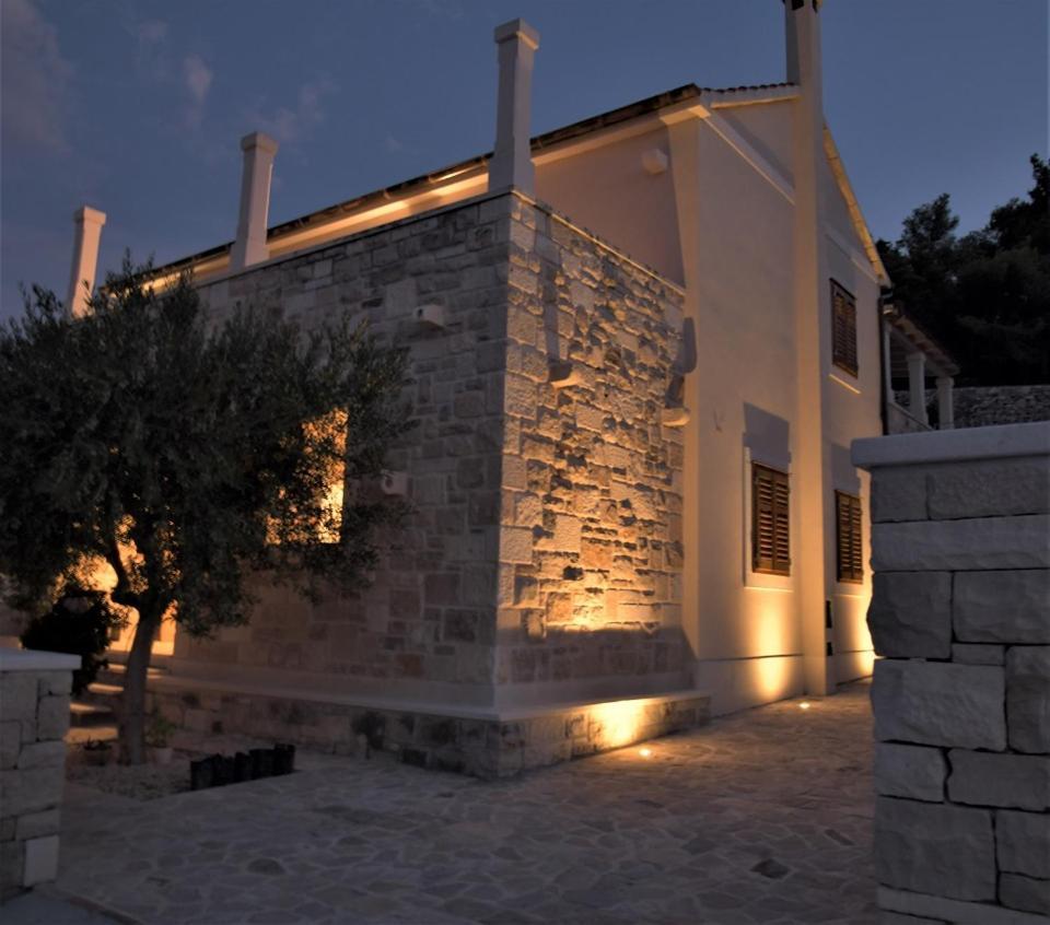 Villa Aries Supetar Εξωτερικό φωτογραφία